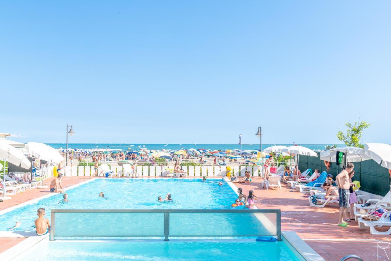 Hotel Europa Каорле Екстер'єр фото