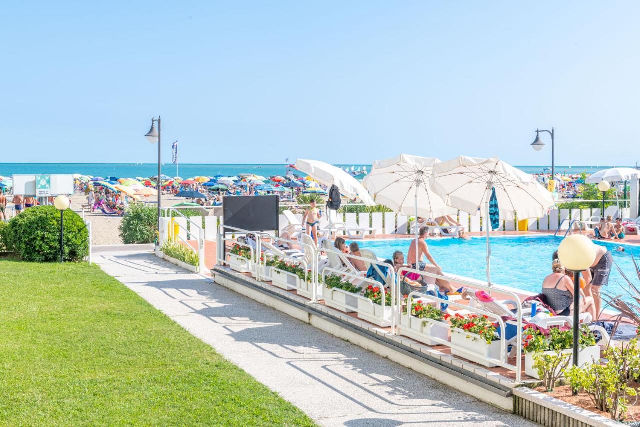 Hotel Europa Каорле Екстер'єр фото