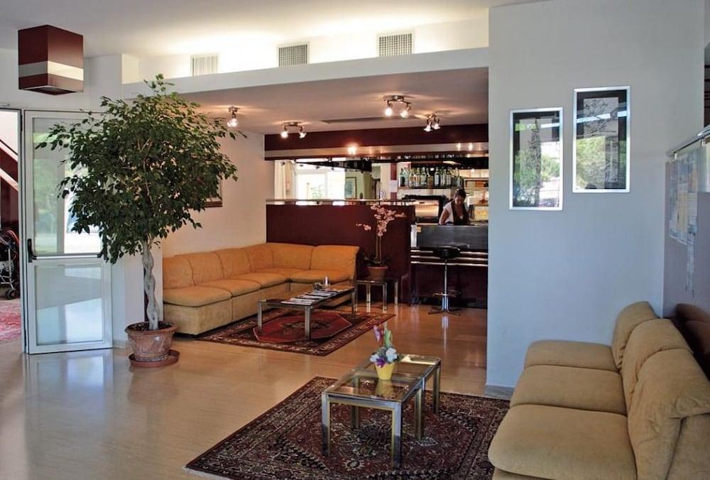 Hotel Europa Каорле Екстер'єр фото