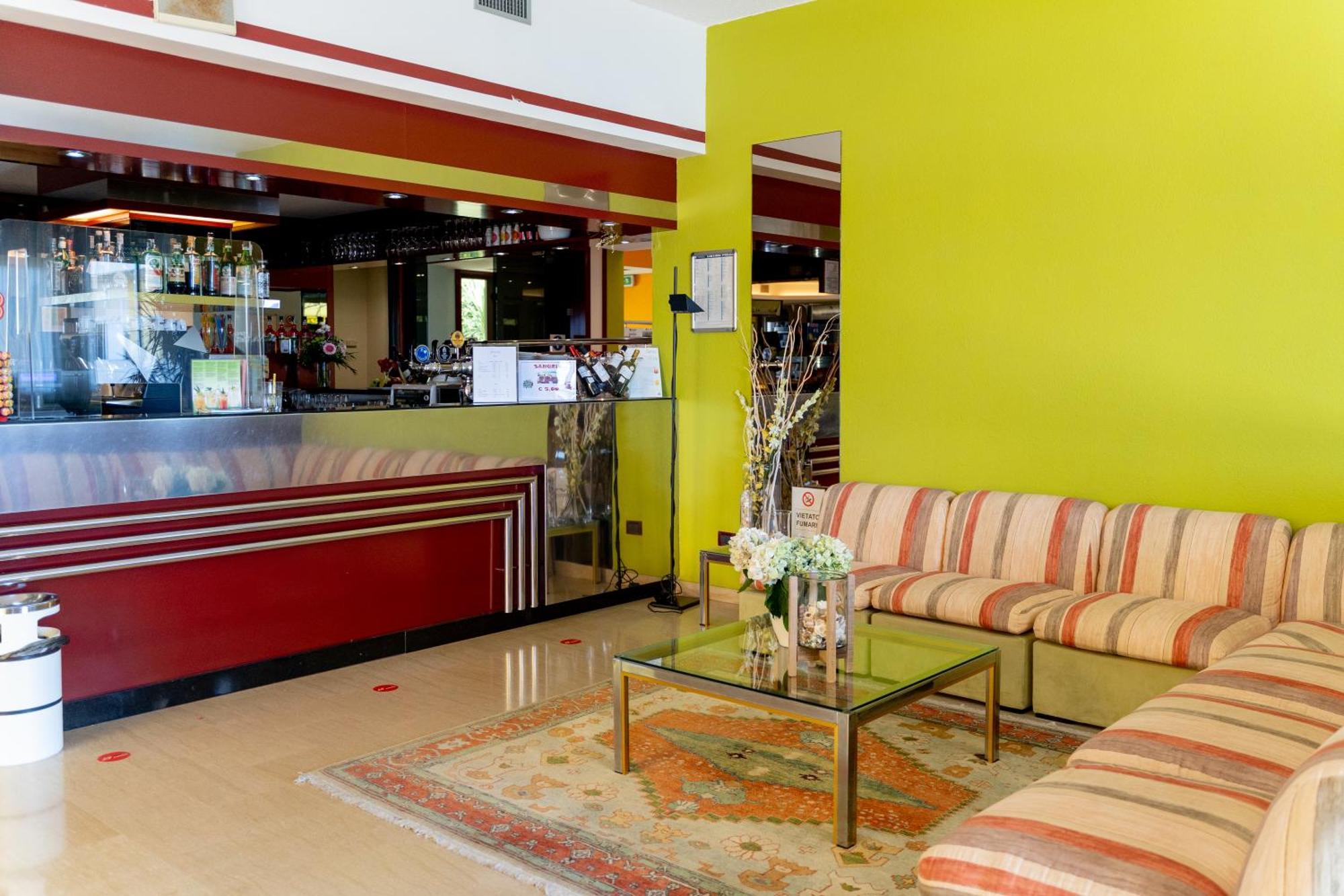 Hotel Europa Каорле Екстер'єр фото