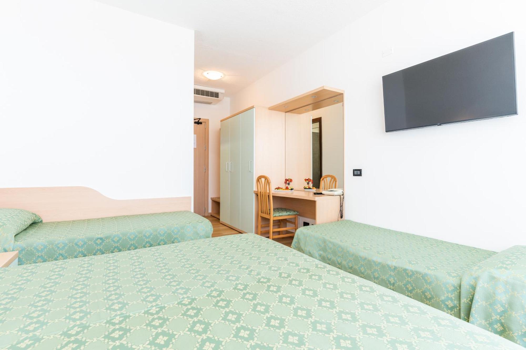 Hotel Europa Каорле Екстер'єр фото