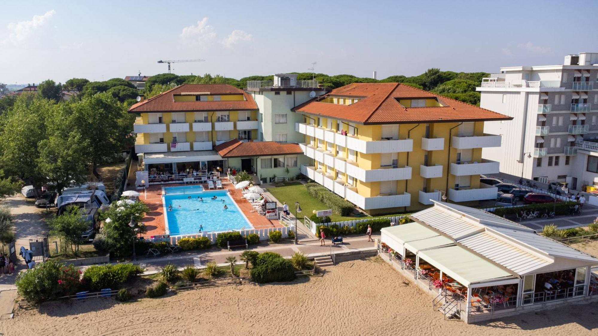 Hotel Europa Каорле Екстер'єр фото