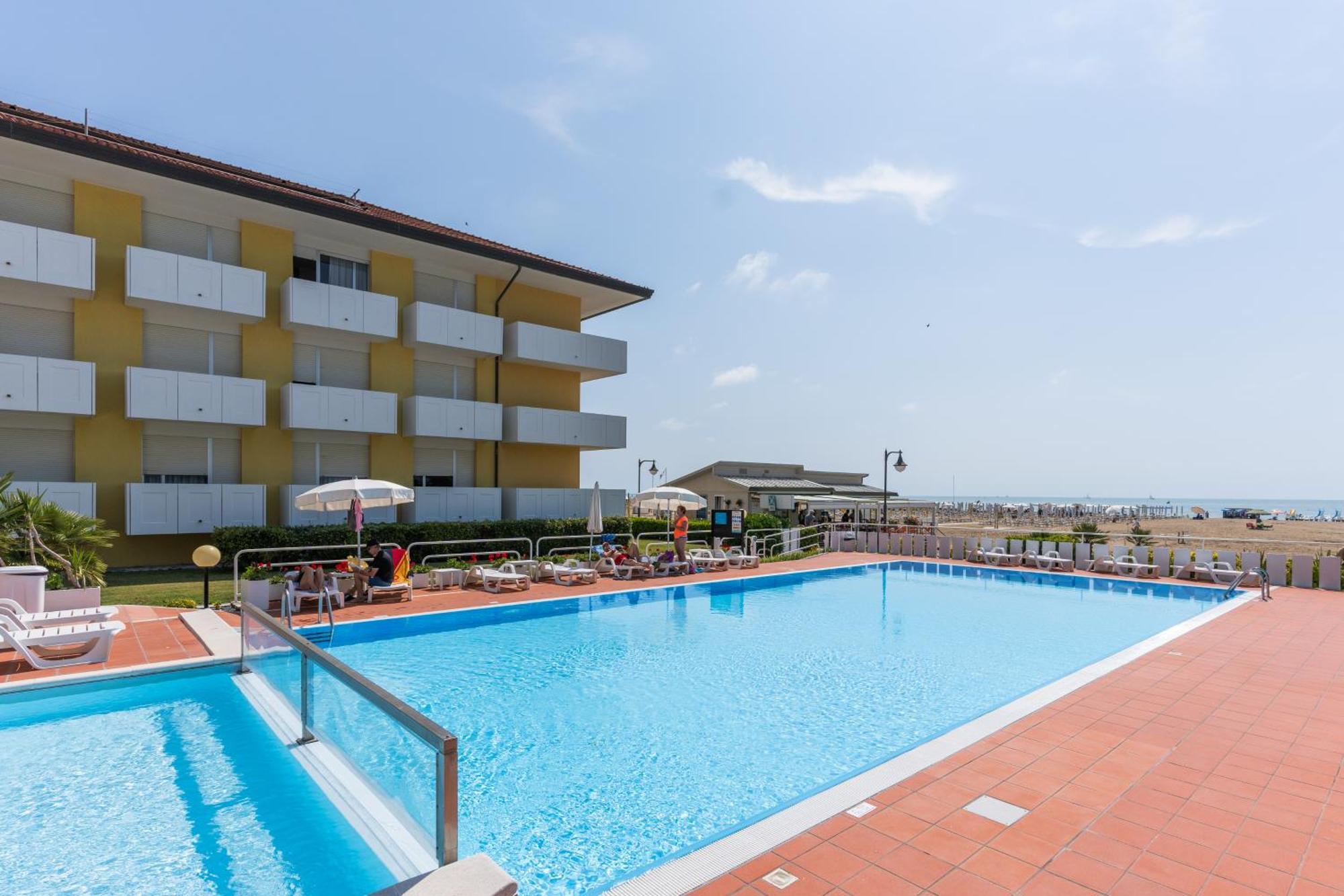 Hotel Europa Каорле Екстер'єр фото